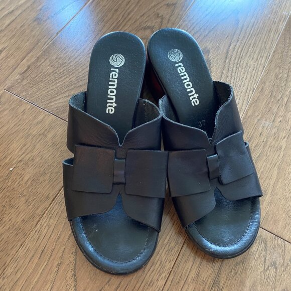 Sandale/mule en cuir noir avec talon rouge - Picture 1 of 4